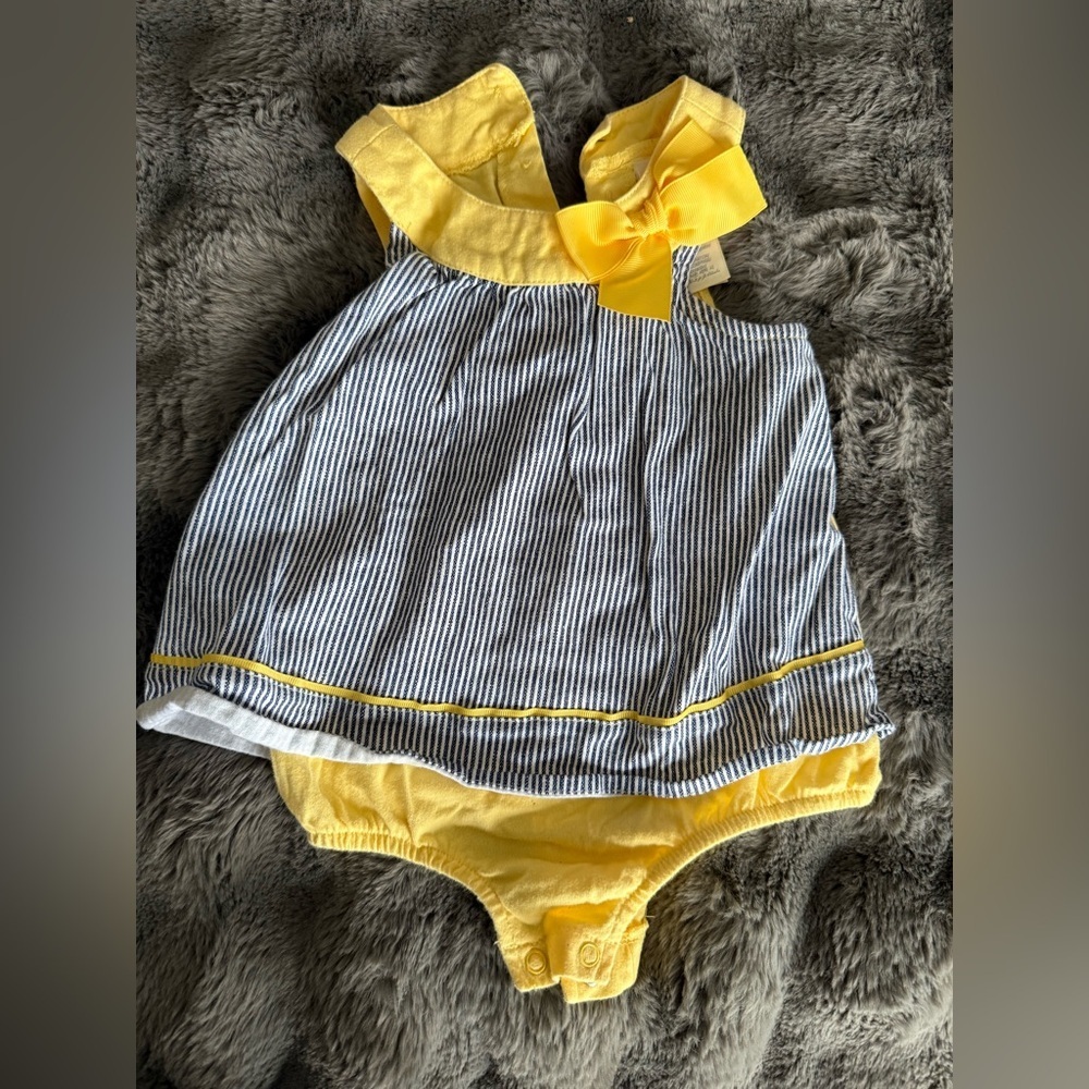 First impressions yellow and black onesie size 18M